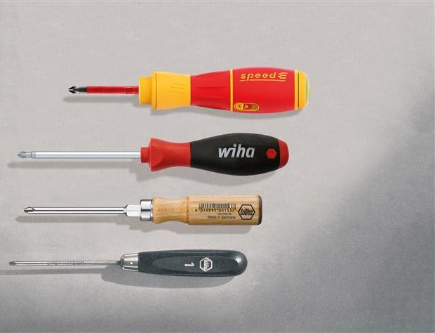 Отвёртки WIHA разных поколений, от деревянной до электроотвёртки speedE