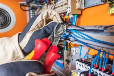 Набор инструмента с защитной изоляцией до 1000 В, IEC 60900, 70 предметов, HAZET Арт. 0-179/70KV
